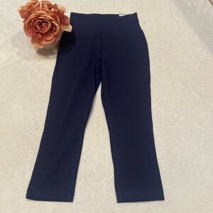 TEK GEAR Essential Gear Size S NWT Capri High Rise Leggings